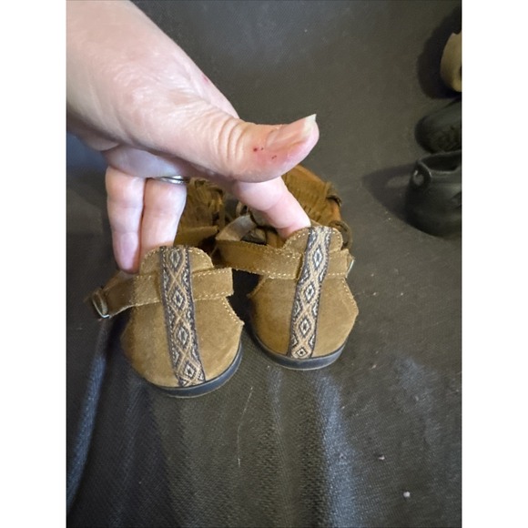 Minnetonka Sandals Women 9 Passport Fringe Shoe Brown Leather Comfort - Picture 2 of 7